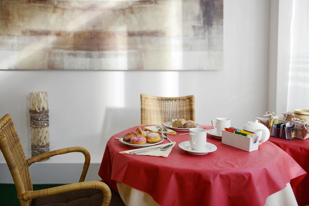 Residence Hotel Fever โอติเซ ภายนอก รูปภาพ